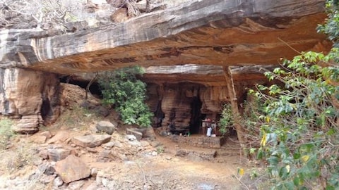 Kadalivanam Caves
